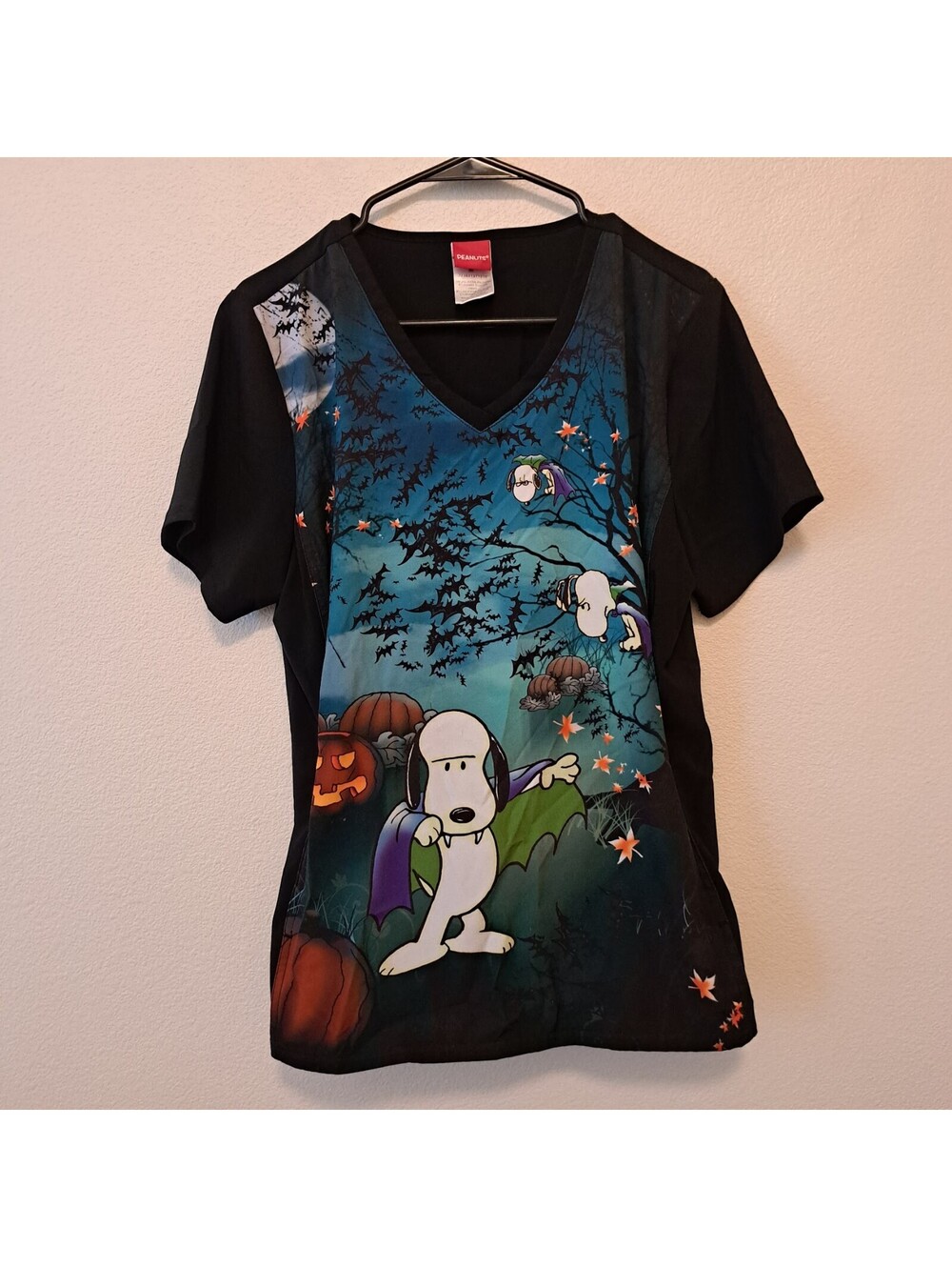 Peanuts Snoopy Halloween Vampire Bat Costume V-Neck T-Shirt Medium black Dog